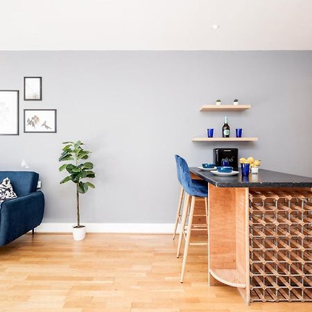 Cloud9Sa At The Charles Chertsey Apartment Ruang foto