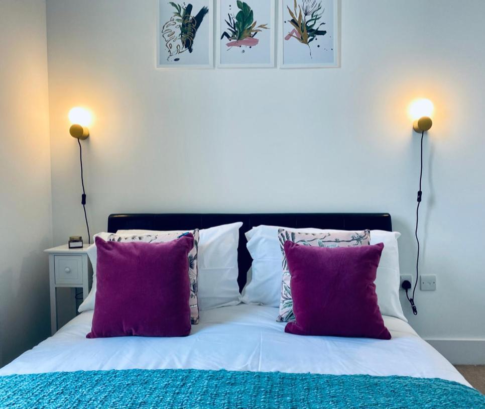 Cloud9Sa At The Charles Chertsey Apartment Bagian luar foto