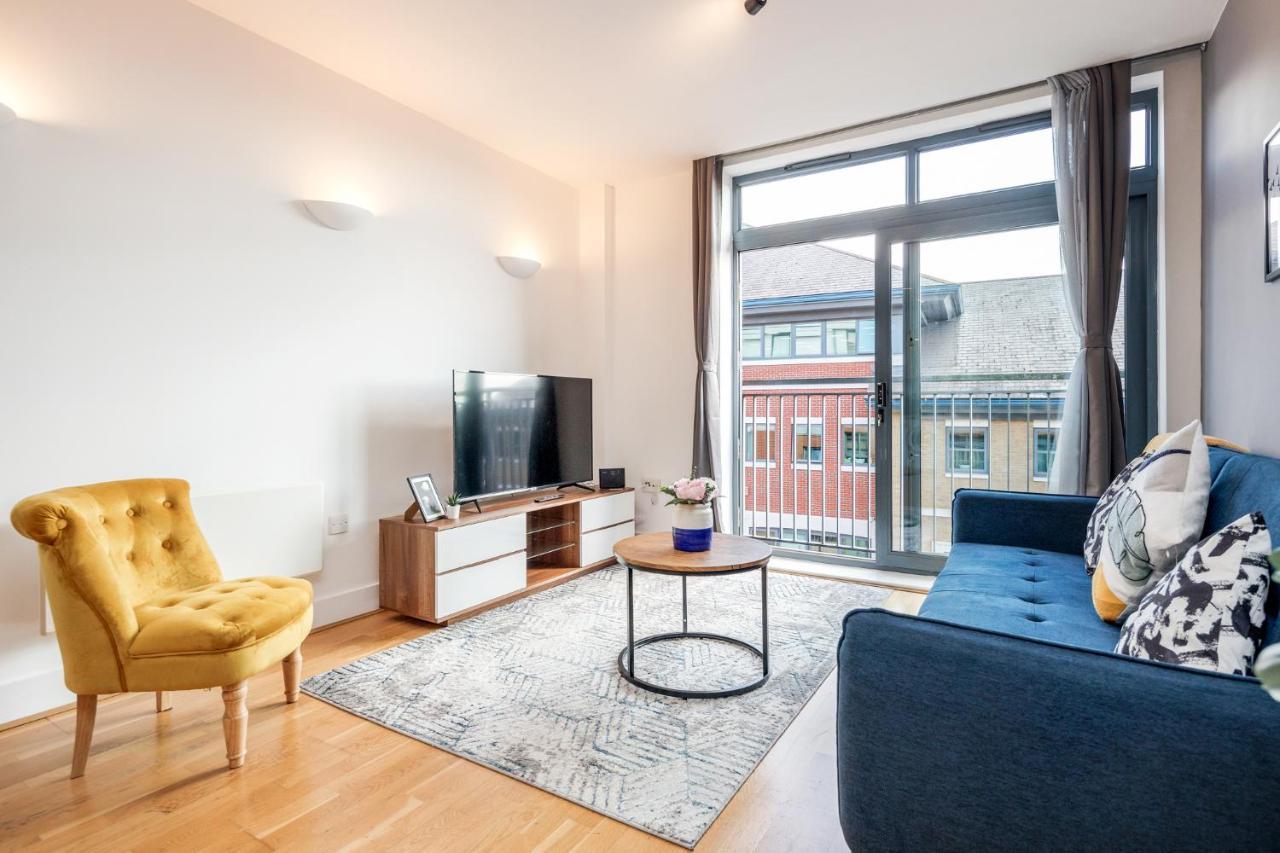 Cloud9Sa At The Charles Chertsey Apartment Bagian luar foto