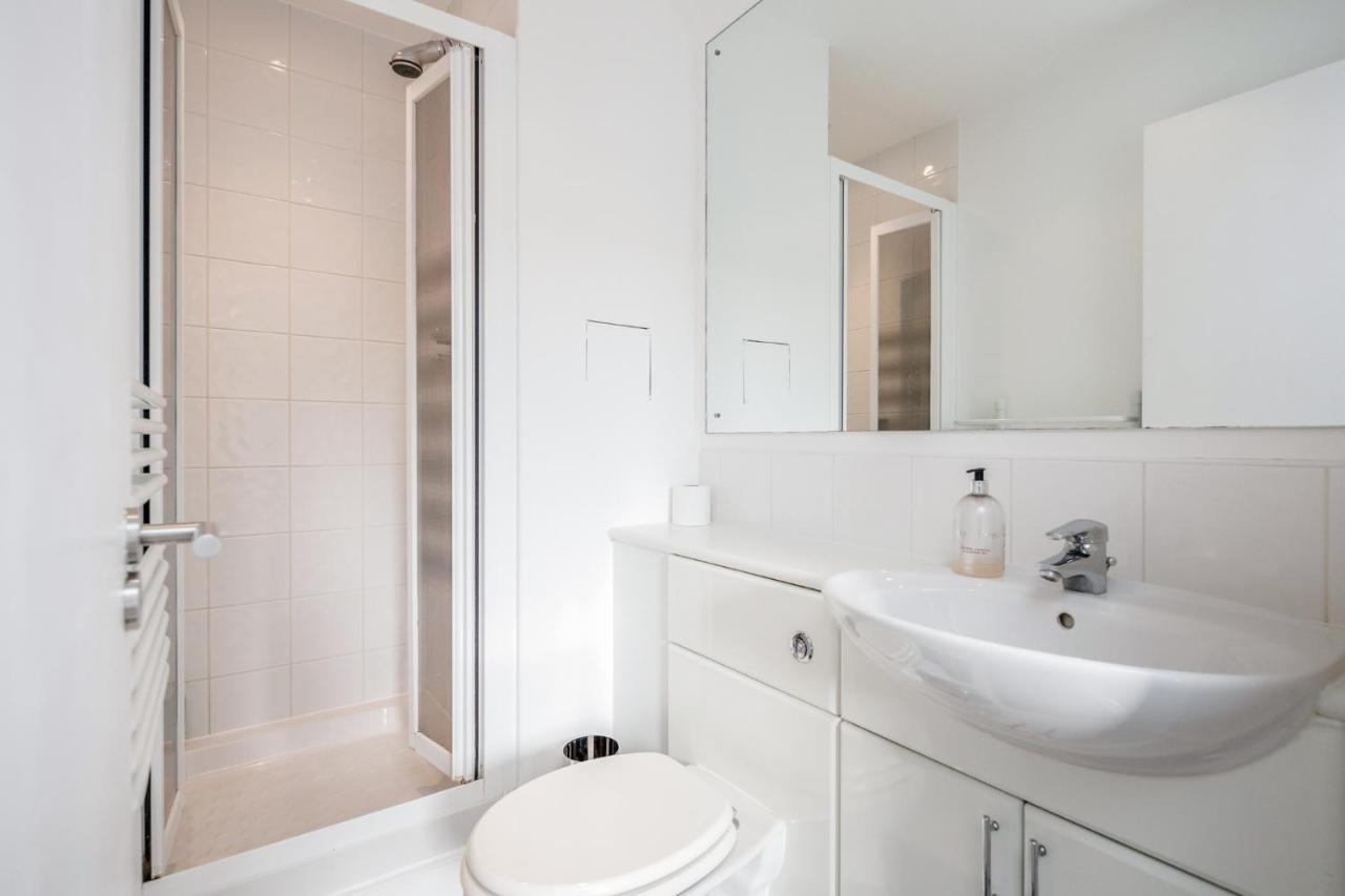 Cloud9Sa At The Charles Chertsey Apartment Ruang foto